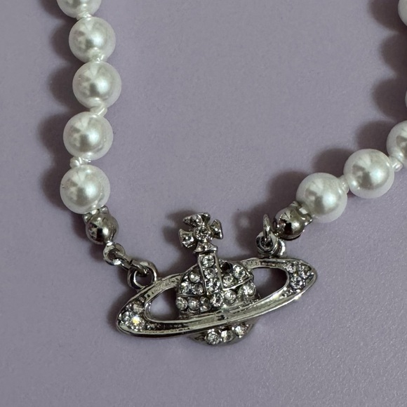 Pearl Necklace with Silver Saturn Pendant - Picture 1 of 2